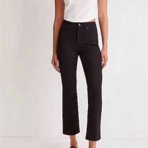 Madewell Petite Kick Out Crop Jeans in Black Rinse Wash size 26P